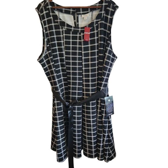 Avenue Checkered Tie Swing Dress + Size 26/28 - Picture 1 of 5